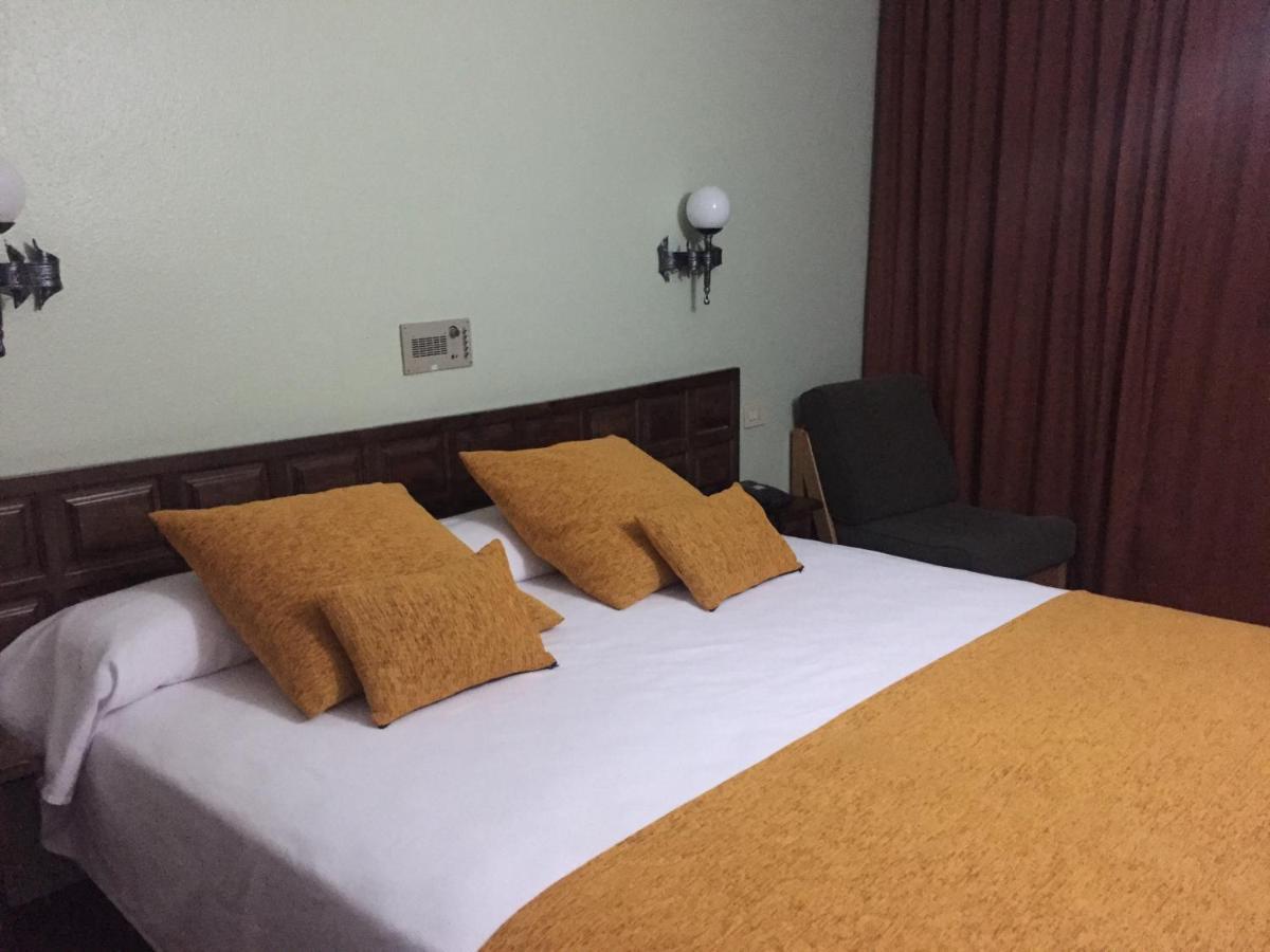 Hotel Folch Sant Julia de Loria Luaran gambar