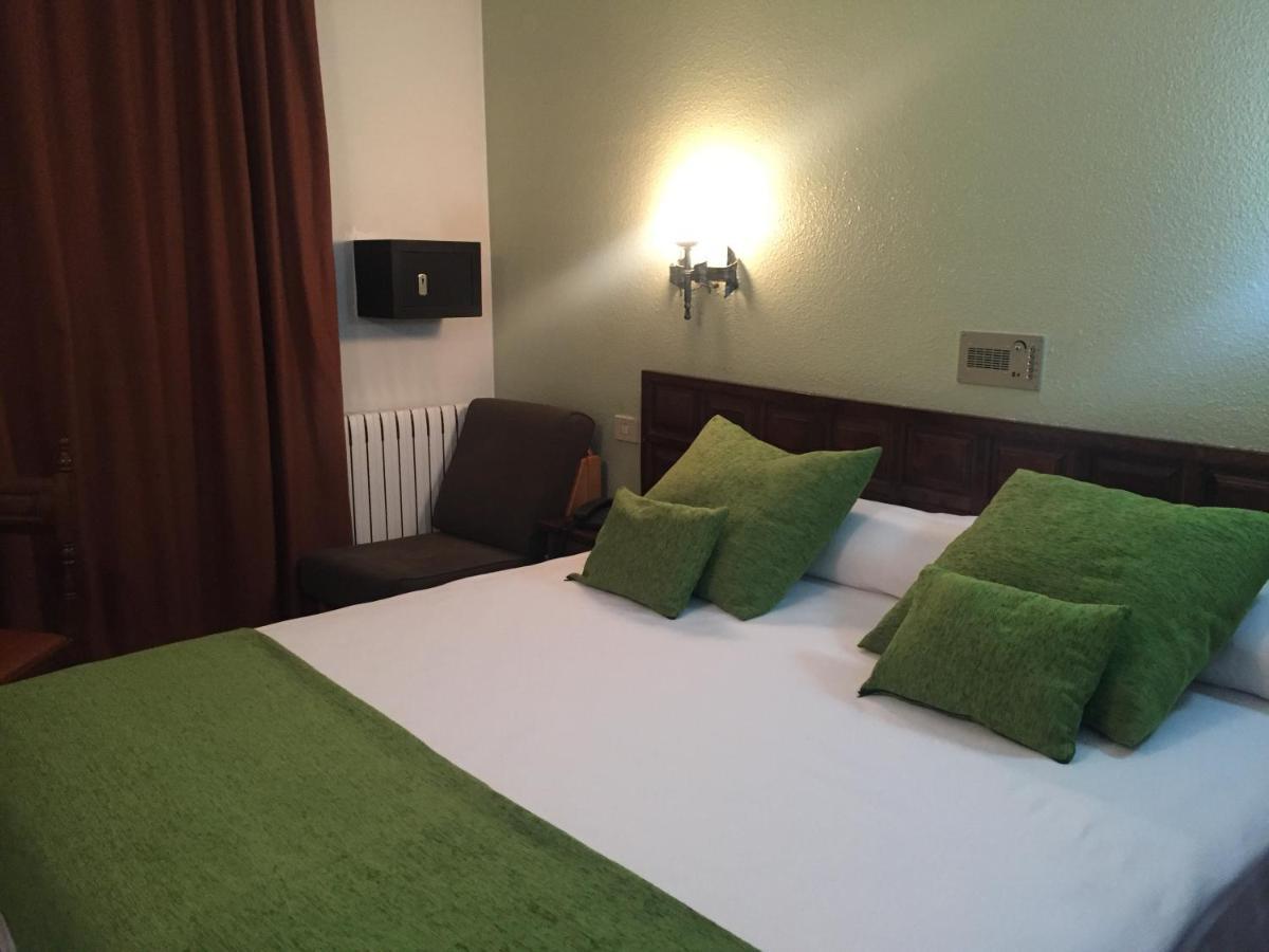 Hotel Folch Sant Julia de Loria Luaran gambar