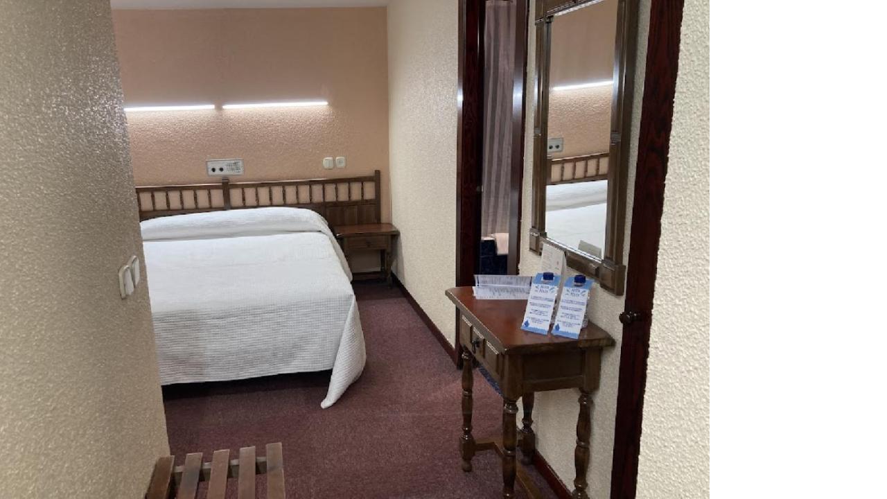 Hotel Folch Sant Julia de Loria Luaran gambar