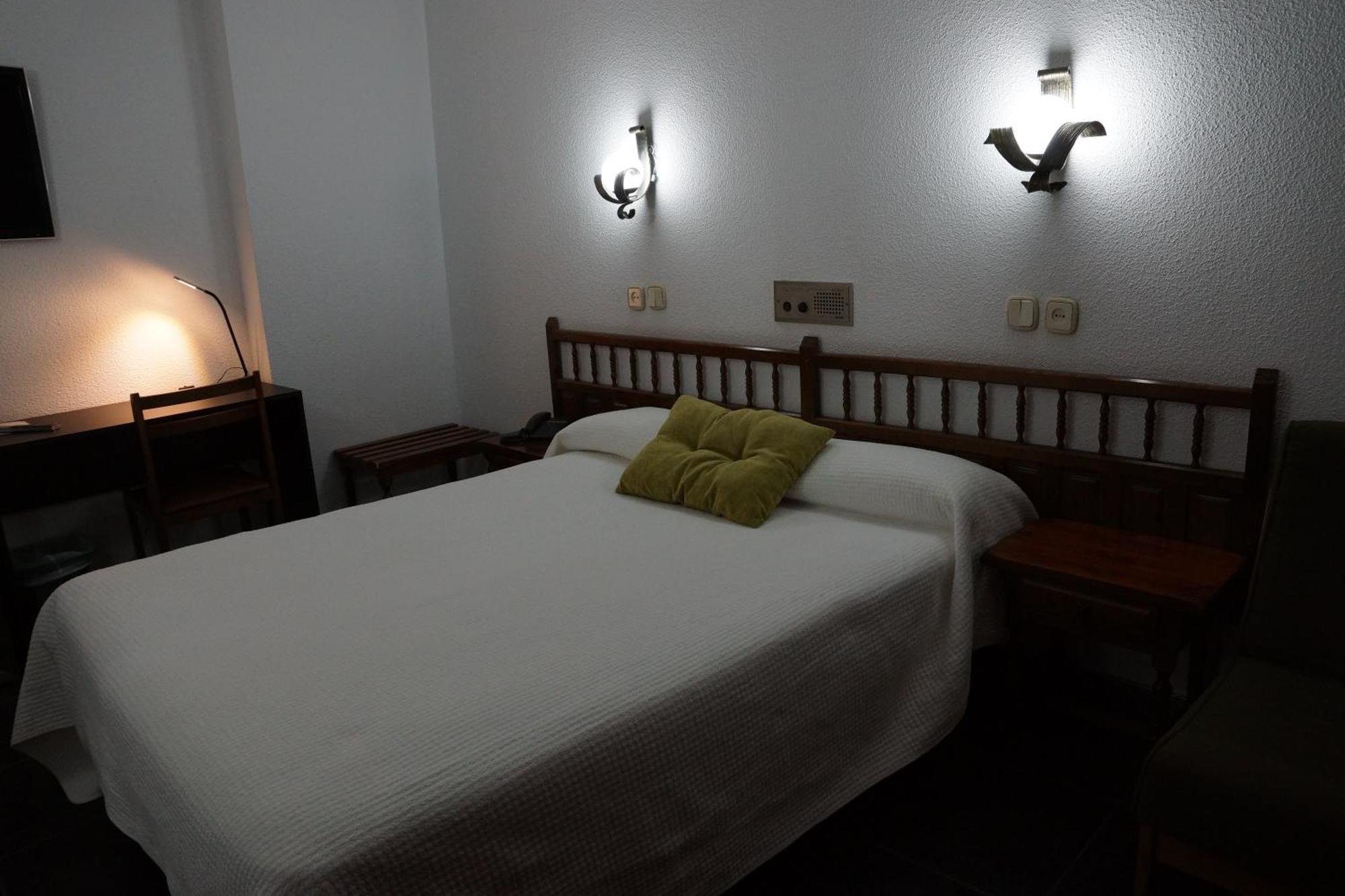Hotel Folch Sant Julia de Loria Bilik gambar