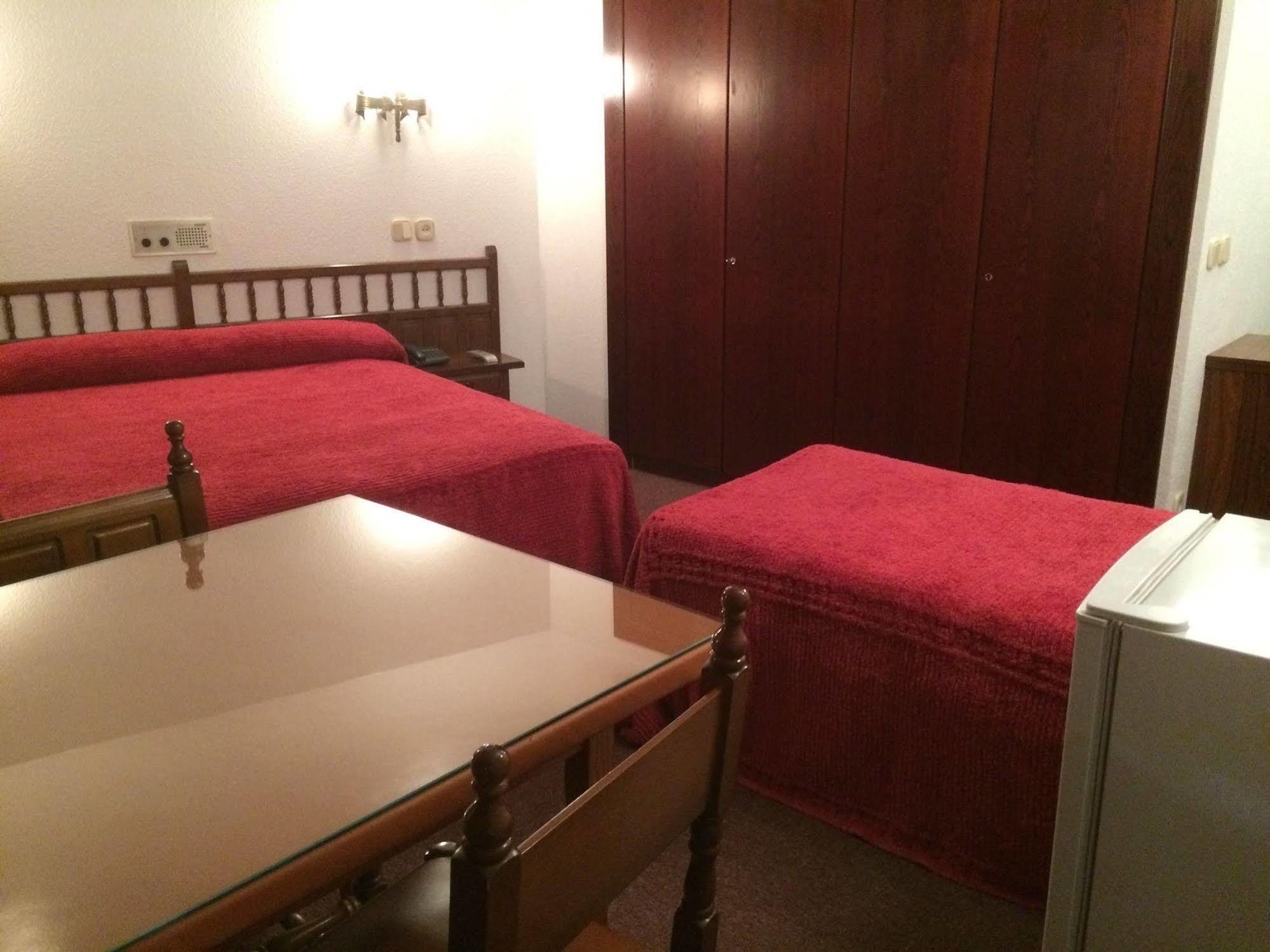 Hotel Folch Sant Julia de Loria Luaran gambar