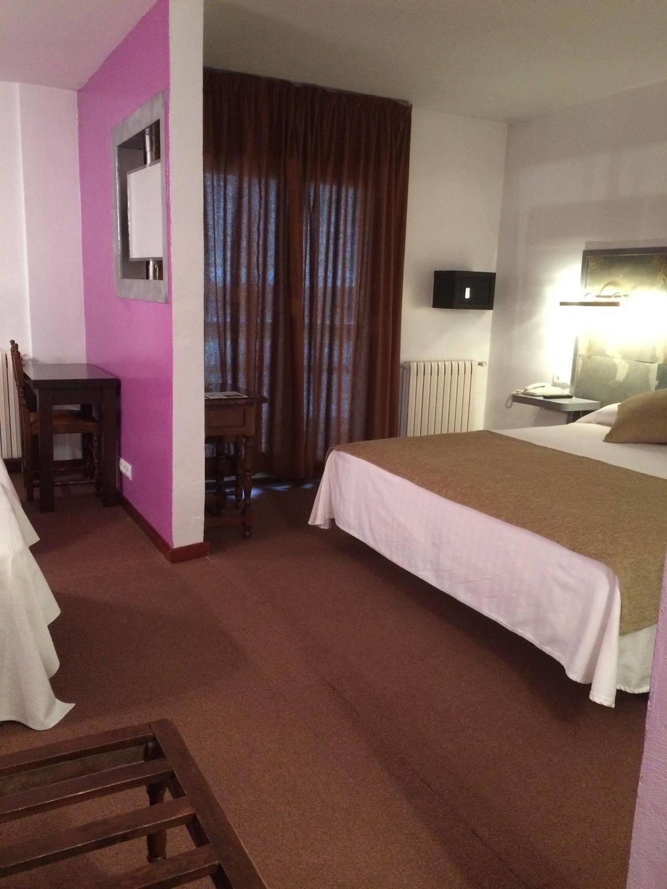 Hotel Folch Sant Julia de Loria Luaran gambar