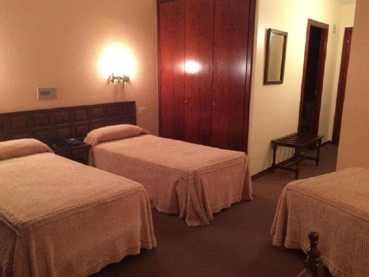 Hotel Folch Sant Julia de Loria Luaran gambar