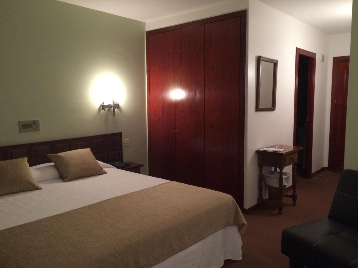 Hotel Folch Sant Julia de Loria Luaran gambar